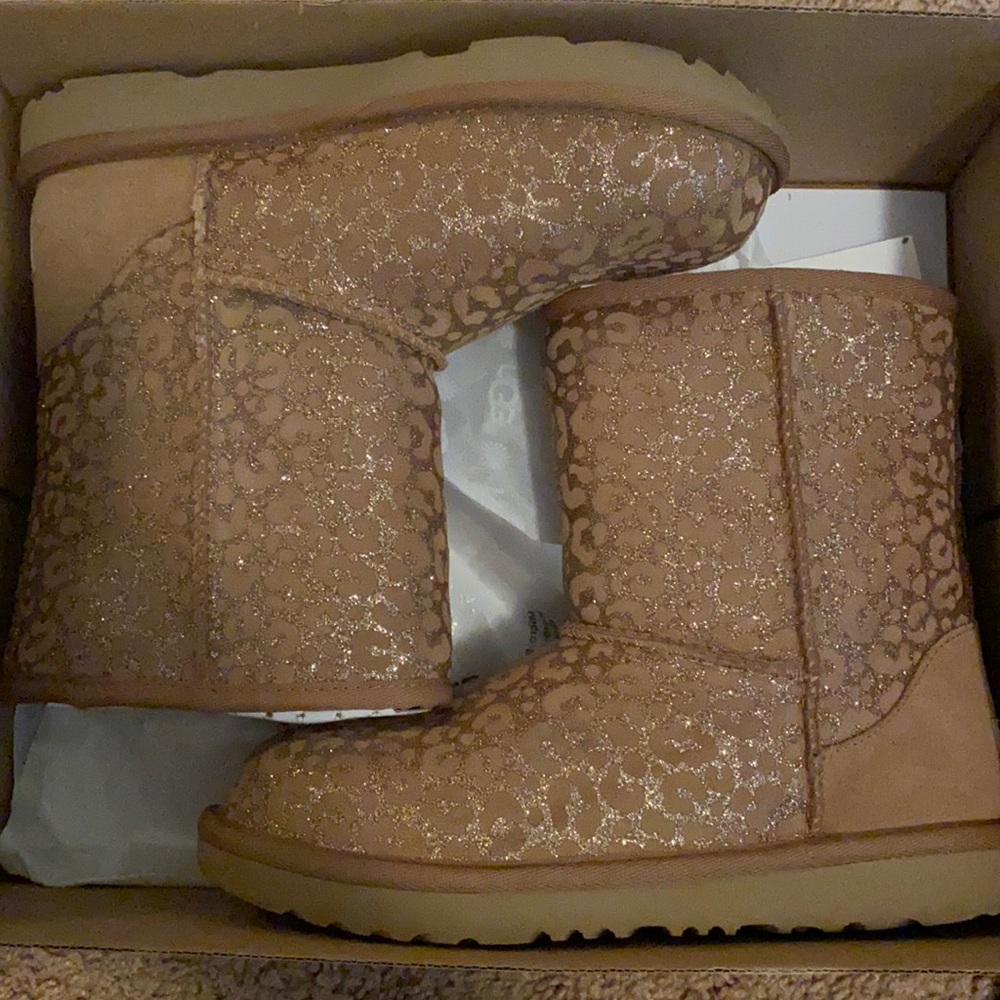 Classic glitter leopard Ugg boot